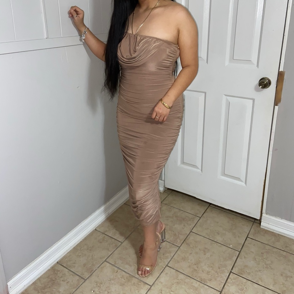 Classy dress!